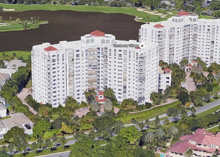20000 Country Club Dr #4 — Photo 11