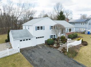 149 Simsbury Rd, West Hartford, CT 06117