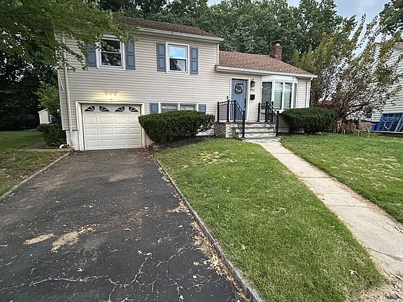 2nd image of 841 Colonial Arms Rd