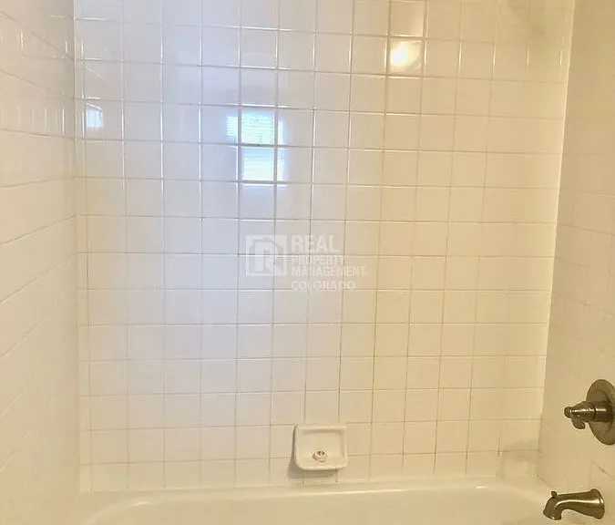4020 Berwick Ln — Photo 17