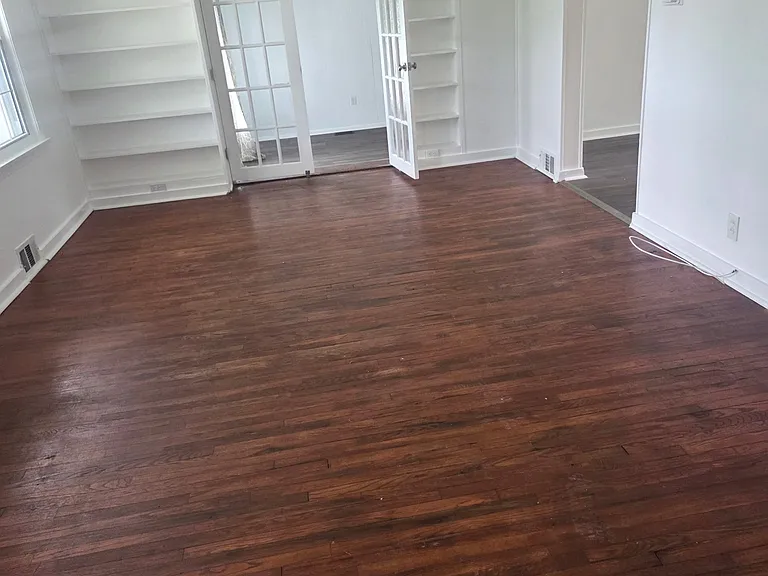 73 Rose Ln — Photo 2