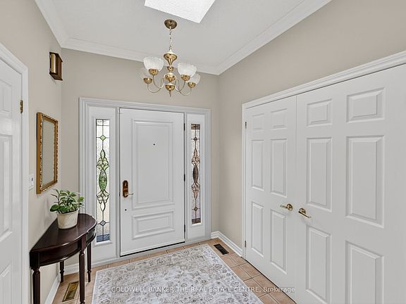 5th image of 274 Kirby Cres
