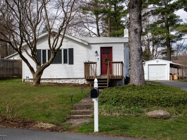 24 White Birch Trl, Jefferson Twp., NJ 07460