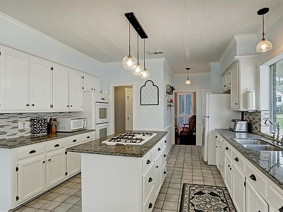 3rd image of 15318 Cypress Gardens Dr