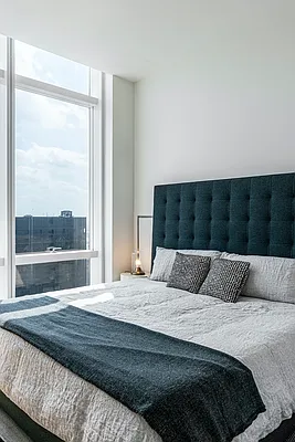 Rented by Greystar | media 7