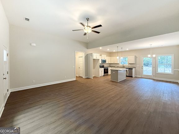 4th image of 375 Canoochee Dr