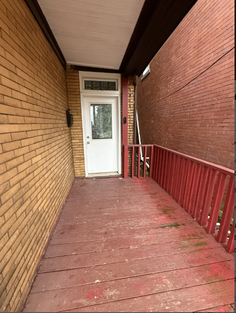 Spacious 4 Bedroom Home in Swissvale — Photo 3