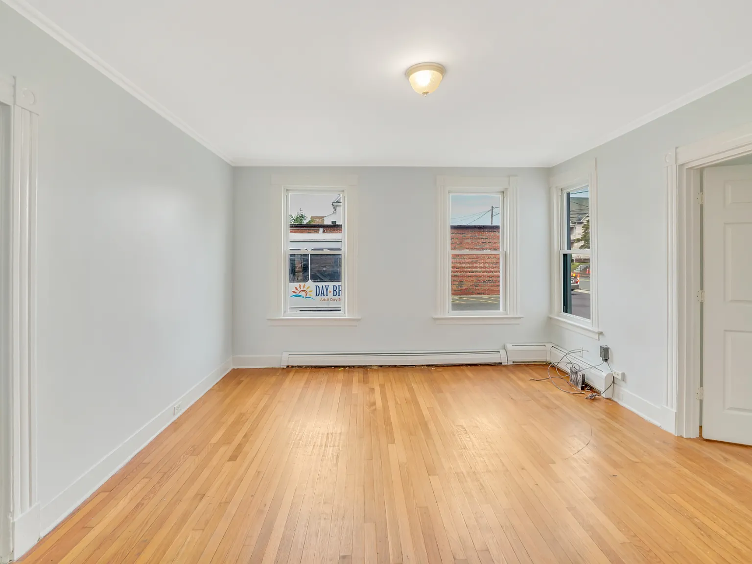 2 bed, 1000 sqft, $1,600 — Photo 2