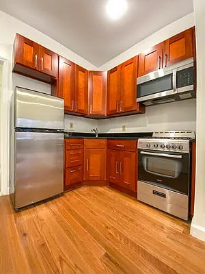 Rented by Bond New York | media 1