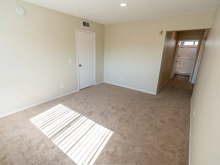 10755 Kling Street — Photo 41