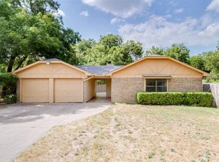 504 W Willingham St, Cleburne, TX 76033