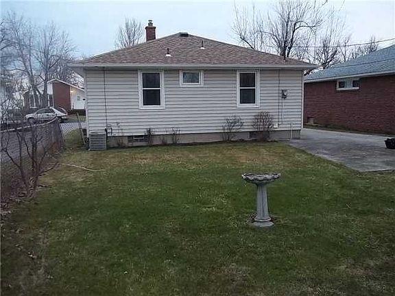 3rd image of 289 Abbington Ave