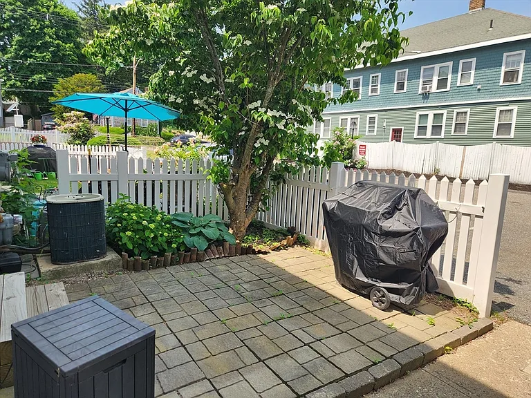 129 Lowell St #4 — Photo 35