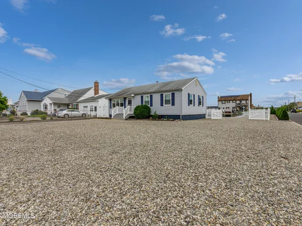 29 Clarkson Drive, Toms River, NJ 08753