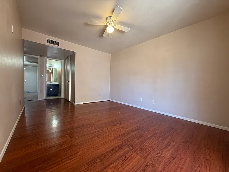 2231 W Fremont Dr — Photo 22