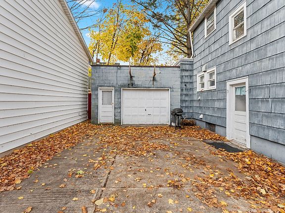 3rd image of 6 Parsons Ave