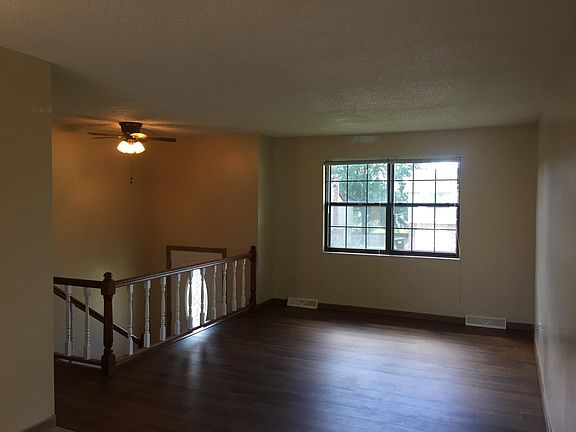 3rd image of 5542 Bradley Dr