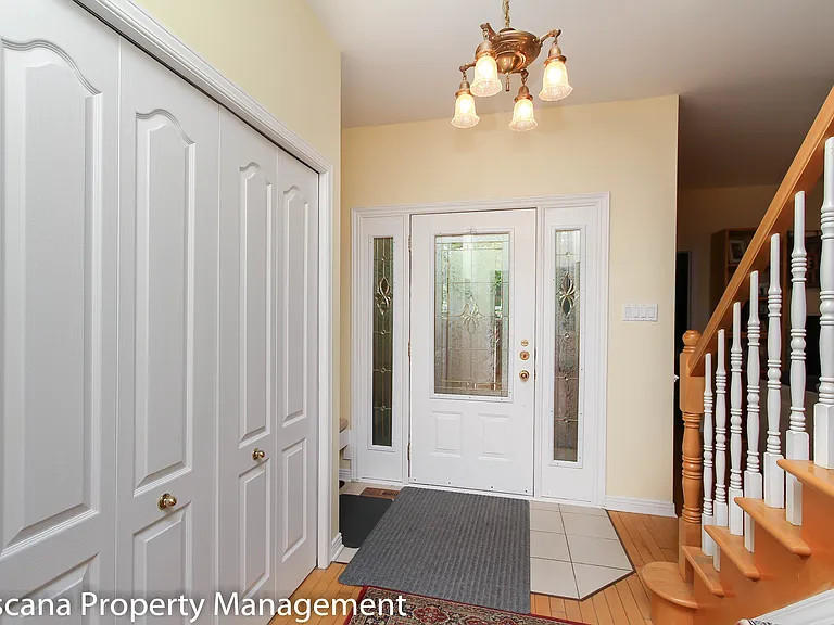 437 Riverdale Ave — Photo 3