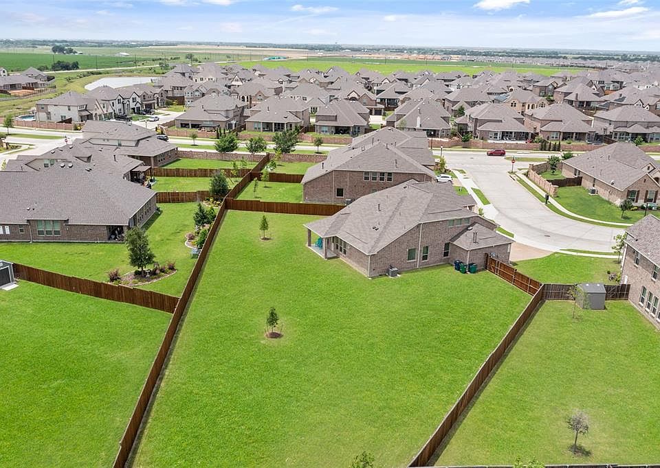 1st image of 2950 Wood River Way
