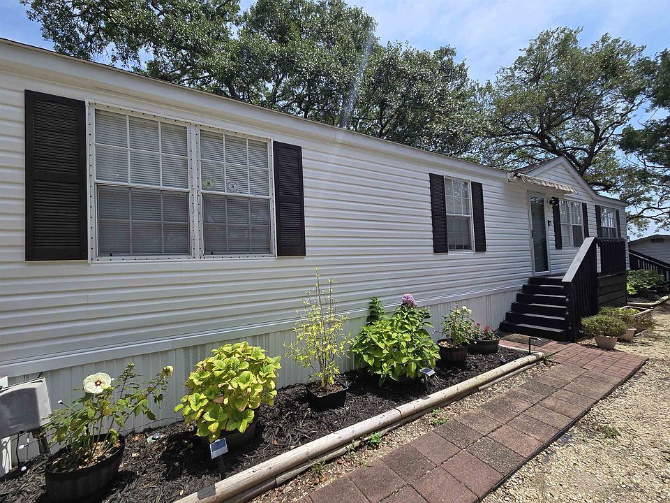 1st image of 346 Ocean Breeze Dr.