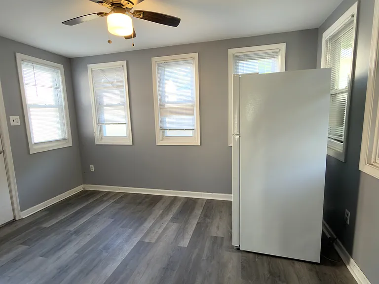 120 N Evans St — Photo 9