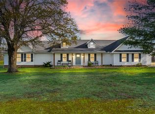 9248 E McNelly Rd, Bentonville, AR 72712