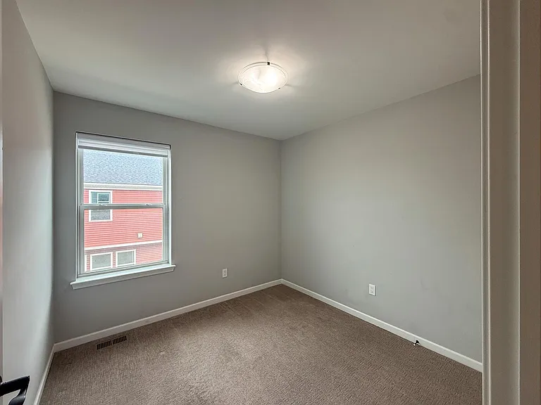 4861 Ludlow Ln — Photo 17