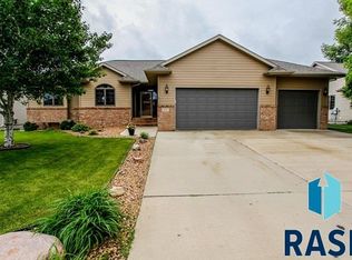 325 Ivy Rd, Tea, SD 57064
