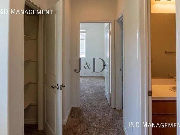 3150-3170 Bancroft Dr — Photo 21