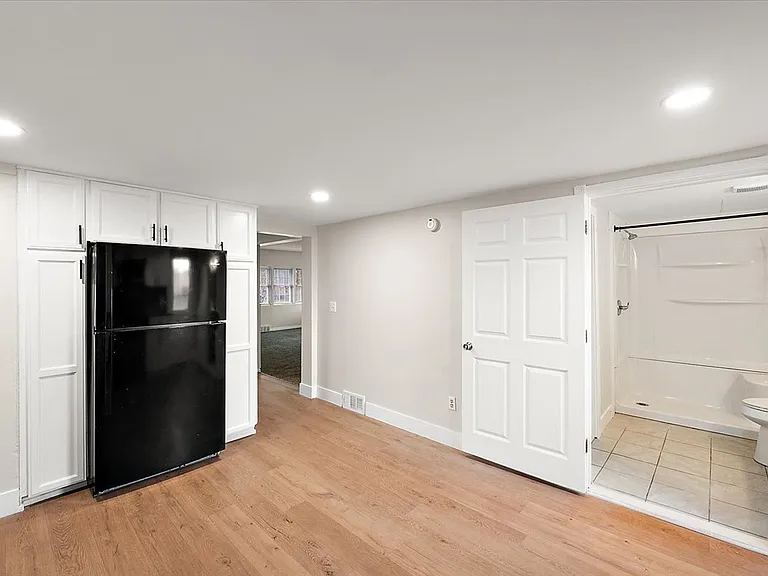 35711 Alfred St — Photo 3