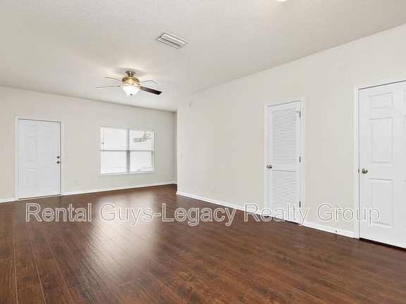 5th image of 300 Southern Branch Ln