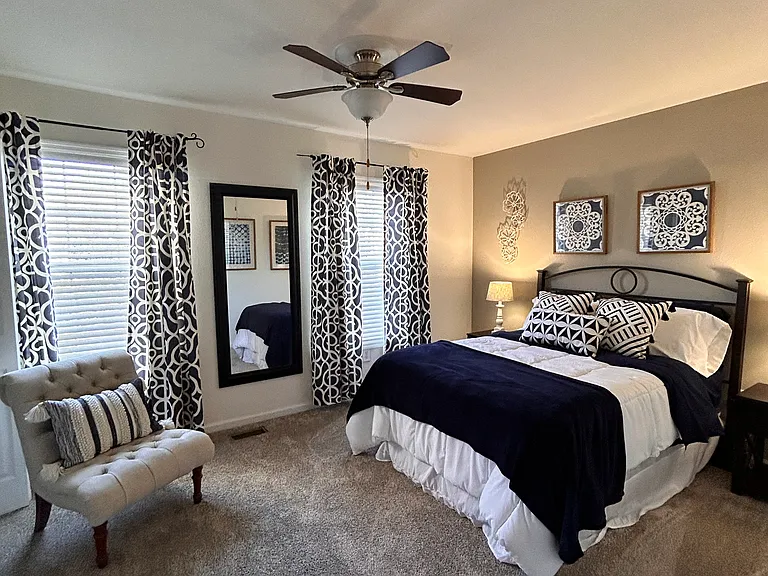 1044 Fords Pointe Cir #1044 — Photo 9