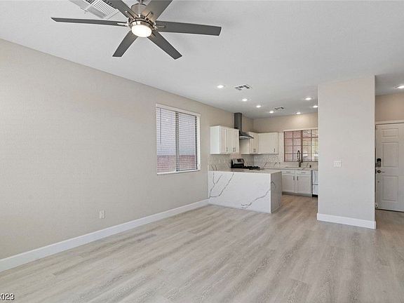 3rd image of 10713 Pipers Cove Ln