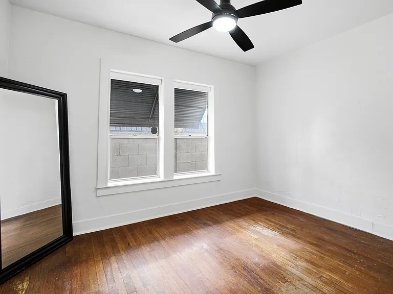 1614 E Roma Ave — Photo 27