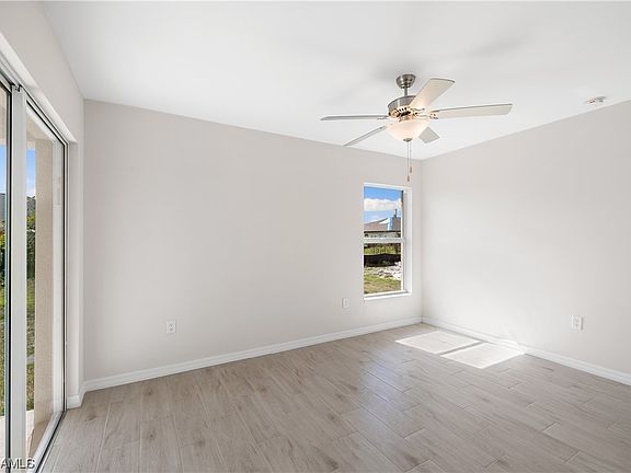 4th image of 1418 NE Juanita Place Cpe