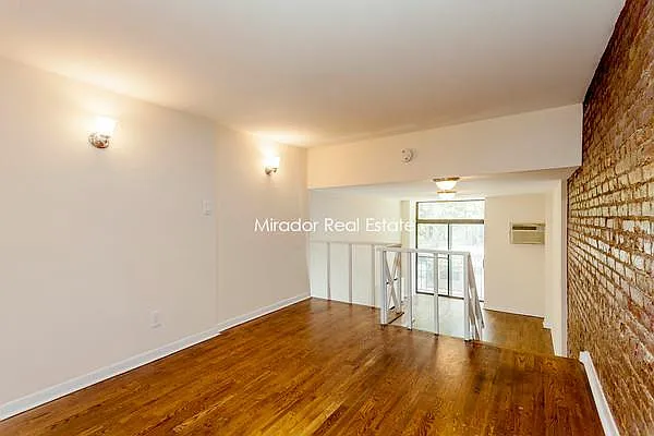 Rented by Mirador Real Estate | media 18