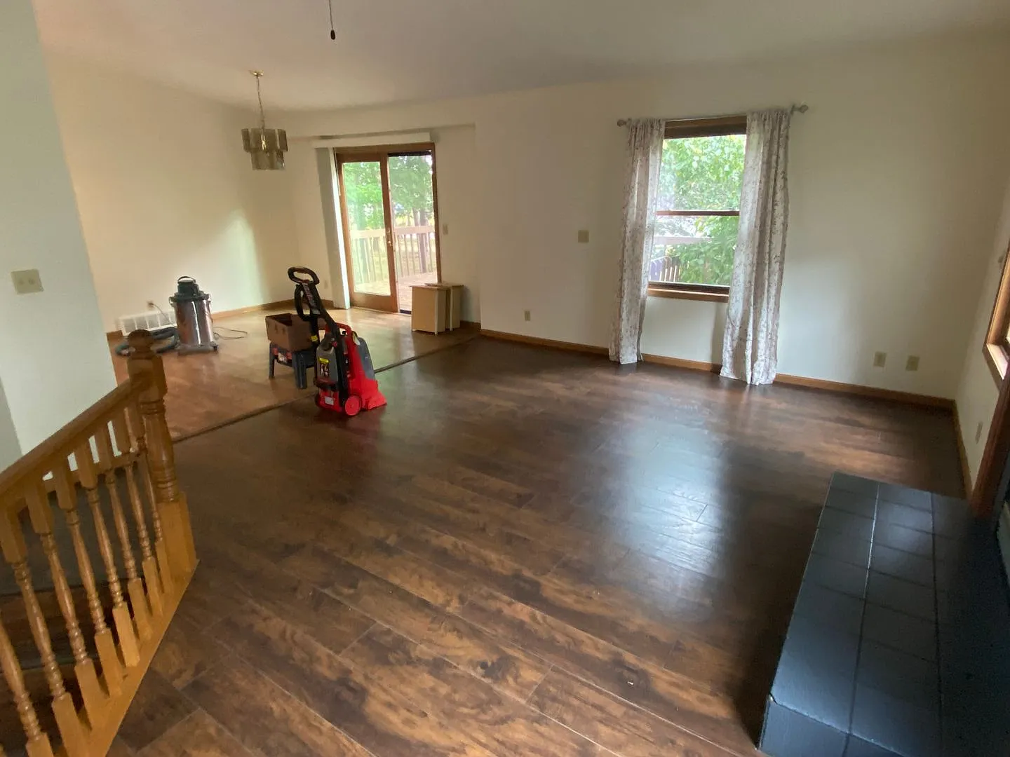 Large Single-Family Home In Gleason with 3-car Garage, Central Air, and Huge Corner Lot — Photo 4