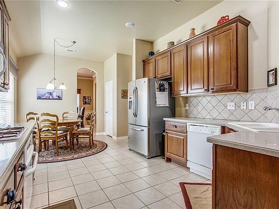 4th image of 10445 Stoneside Trl