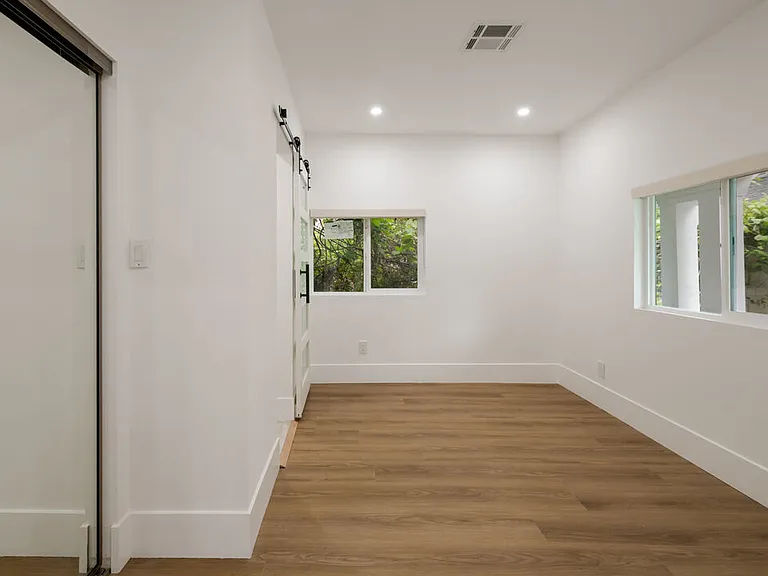 5729 Carlton Way #3/4 — Photo 10