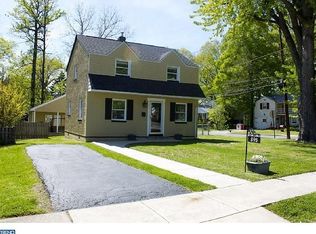 895 Quince Ln, Secane, PA 19018