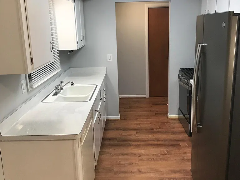 345 Russell Ave — Photo 5