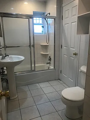 Rented by Johanna Gyuro, LREB | media 11