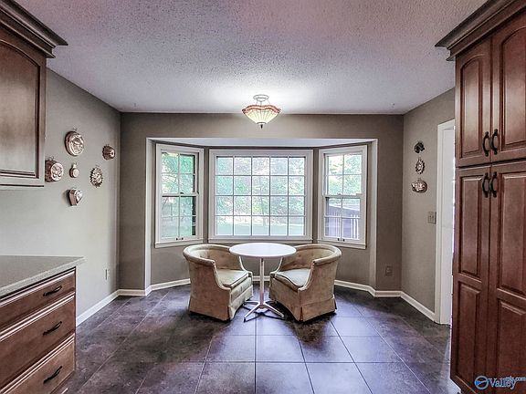 5th image of 117 Catherine Dr SE