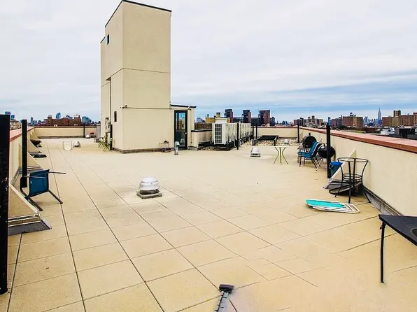 865 Willoughby Avenue image 11 of 13