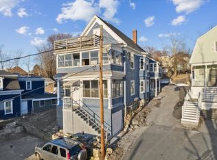 8 Cranshaw Pl, Lawrence, MA 01841