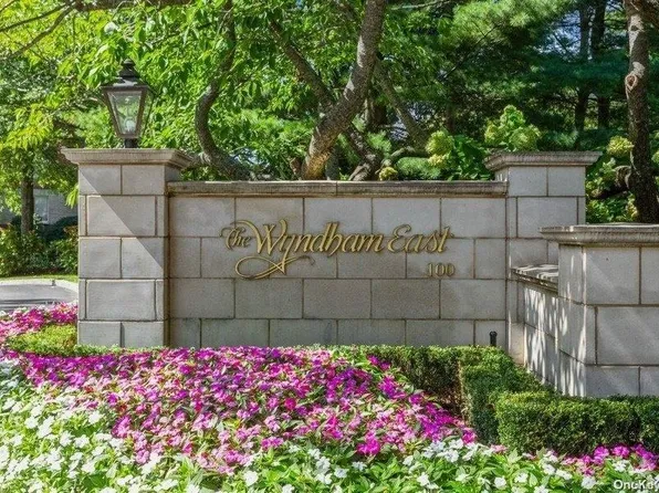 100 Hilton Avenue #M9, Garden City, NY 11530