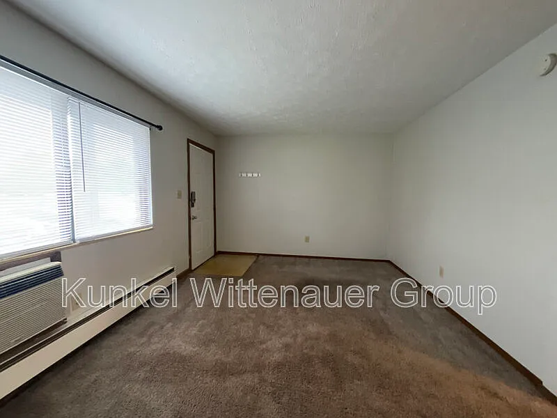 Building Photo - 2609H Sierra Dr