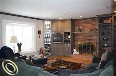 5th image of 4849 Kew Ct