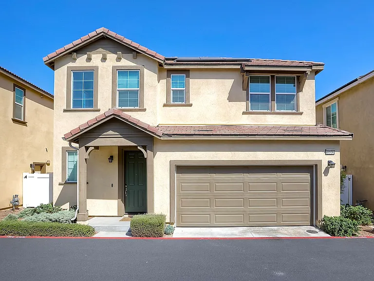 40530 Melrose Dr — Photo 1