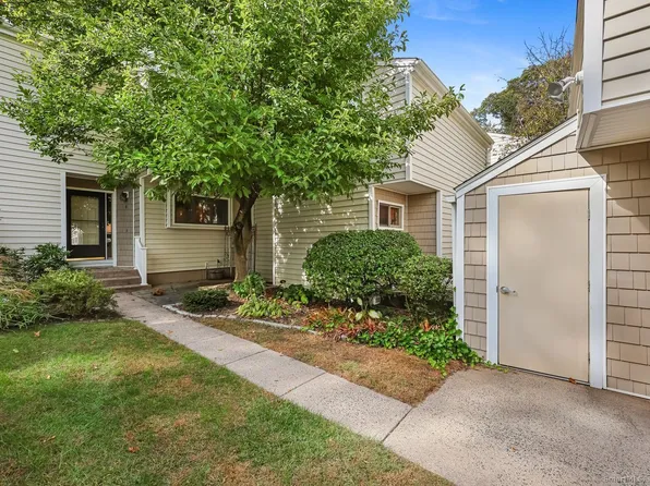 8 Currier Court #8, Cheshire, CT 06410